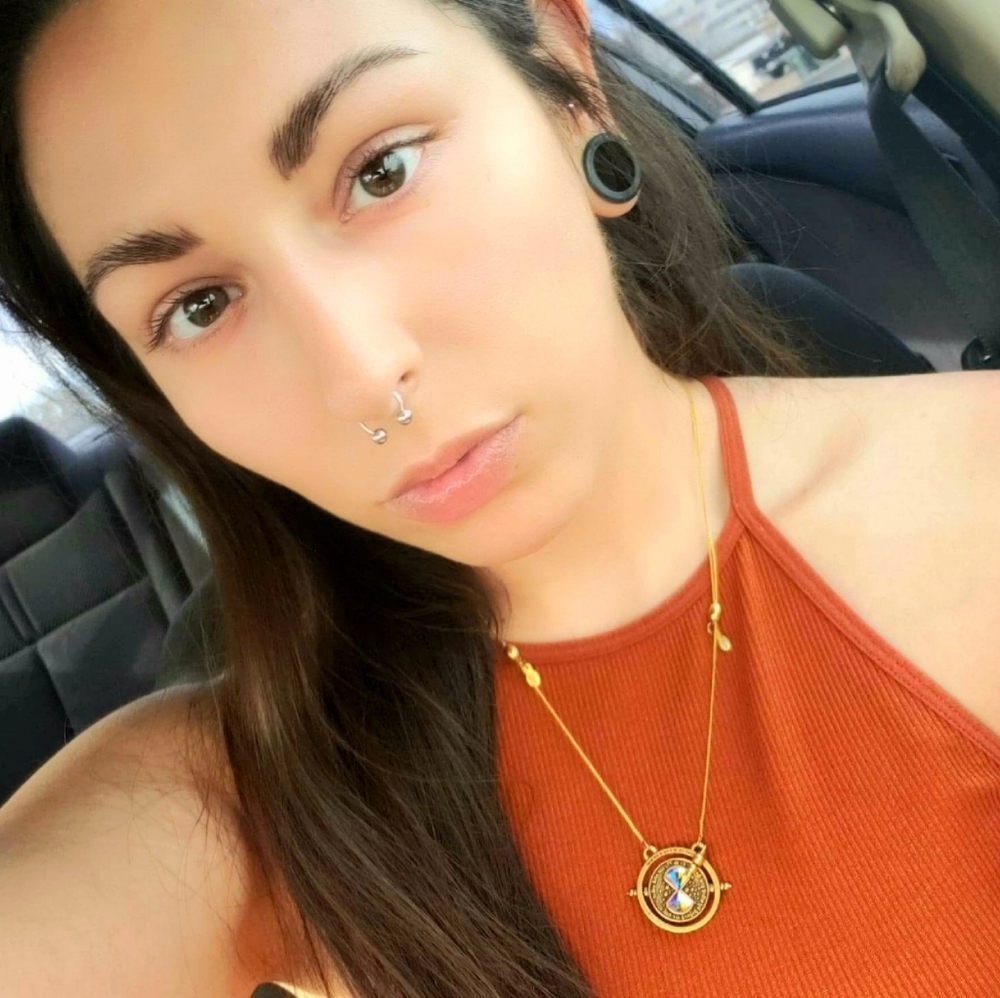 Meet your Posher, Ren. 🦋